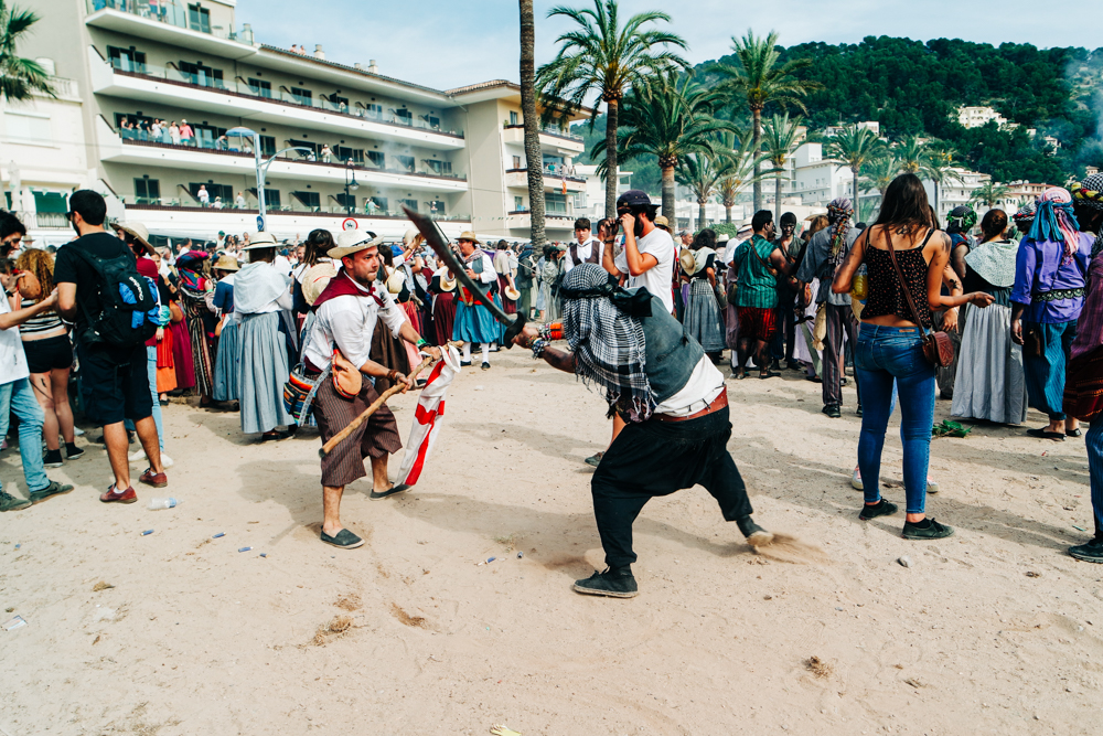 Piratenfest Es Firo Port de Soller Mallorca 2 - Mallorca im Frühling: Diese 9 Dinge solltest du auf jeden Fall tun