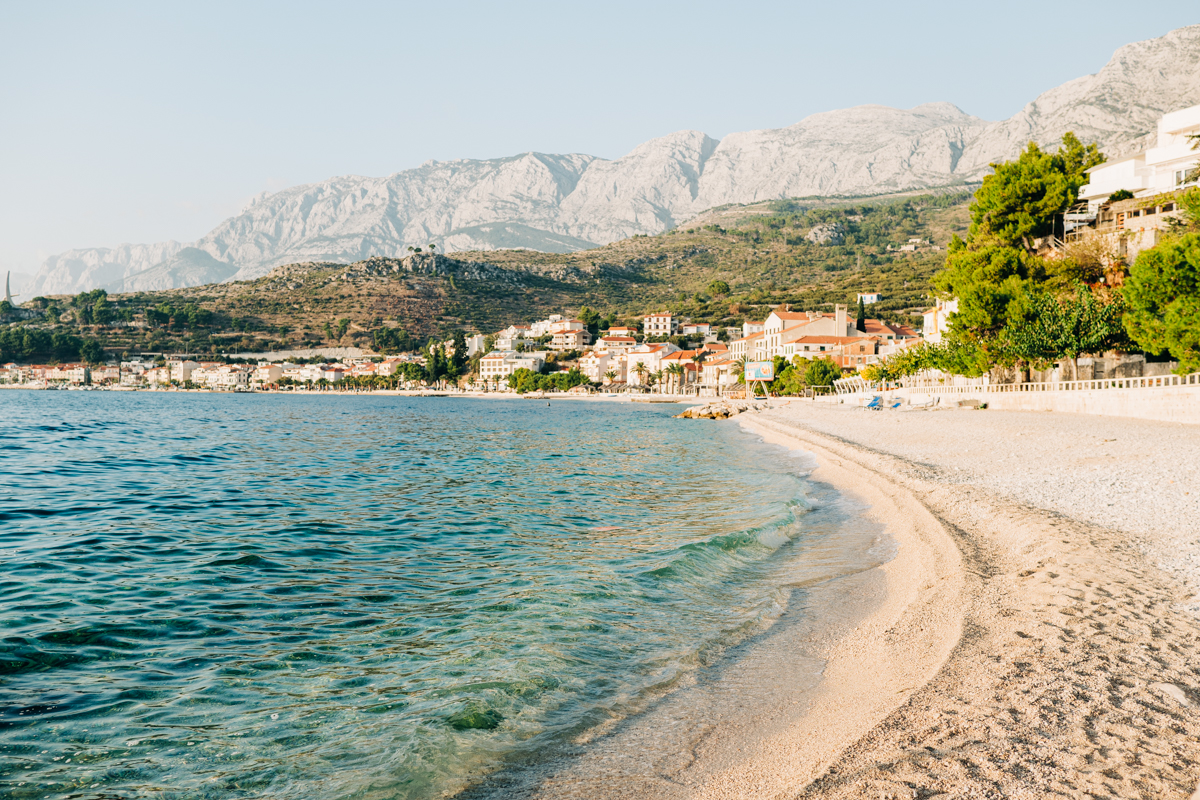 Podgora Kies Strand Kroatien - Urlaub in Podgora (Kroatien): Meine Erfahrung in der Nebensaison