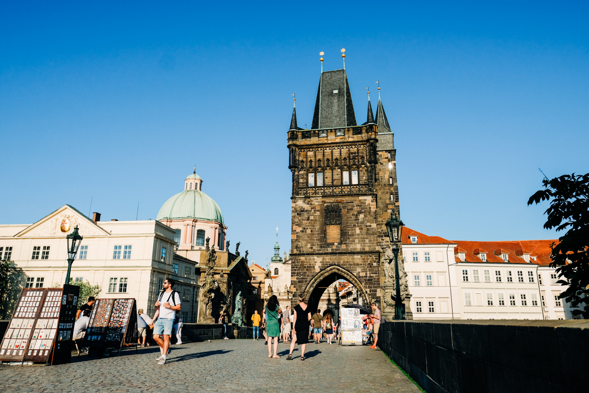 Prag Karlsbruecke Altstaedter Brueckenturm - Fotospots Prag: 8 Aussichtspunkte mit Blick über die Goldene Stadt