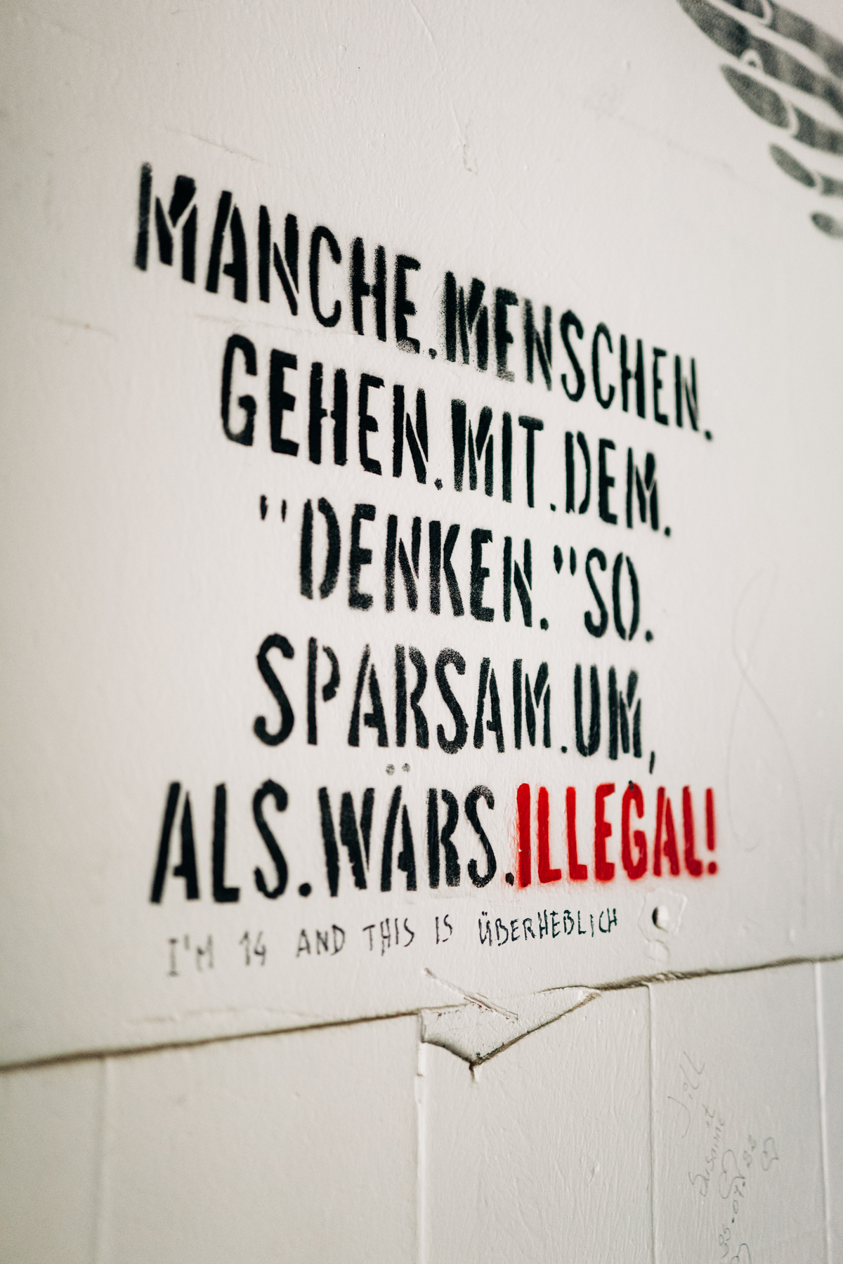 Teufelsberg Berlin Abhoeranlage Graffiti 10 - Teufelsberg Berlin: Zu Besuch in der Spionage-Ruine der Amerikaner