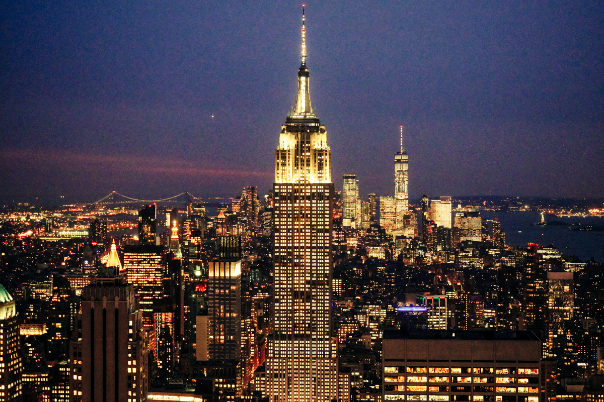 Top of the Rock Ausblick Empire State Building New York Nacht Skyline